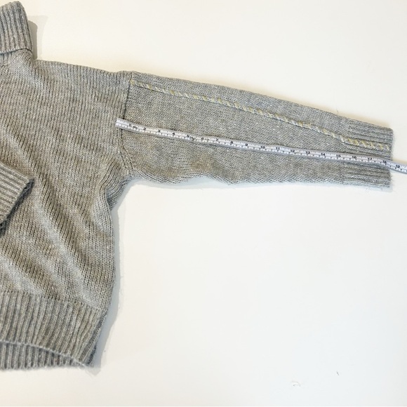 Gray Turtle Neck Sparkly Sweater with Braided Detail on Sleeve size L Dee Elly - Picture 5 of 10
